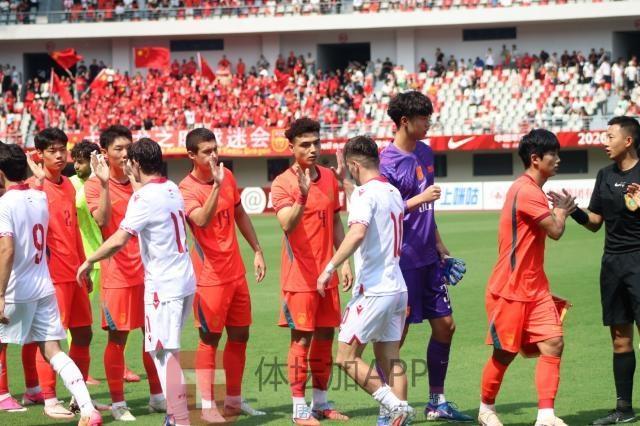 图赫尔：赖斯对墨西哥不会客串右后卫，球队有足够的解决方案